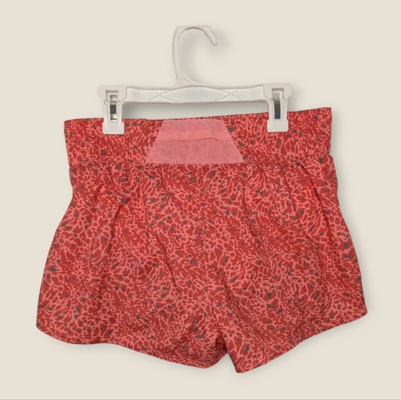 Nike Dri-FIT One 3” Mid-Rise Training Shorts Desert Coral Print Small NWT - Picture 2 of 10